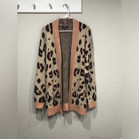 4SI3NNA Sweaters - 4SI3NNA Imani Leopard Print Long Cardigan Women’s L Sweater Open Front Soft Knit